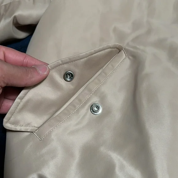 Burberry Logo Print Bomber Jacket - Picture 10 of 17